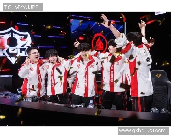 深圳羽毛球队逆袭之路：从低谷到巅峰的精彩反击解析